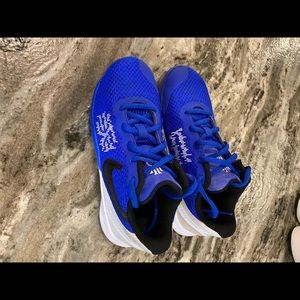 Boys Nike Basketball Shoes Size 2